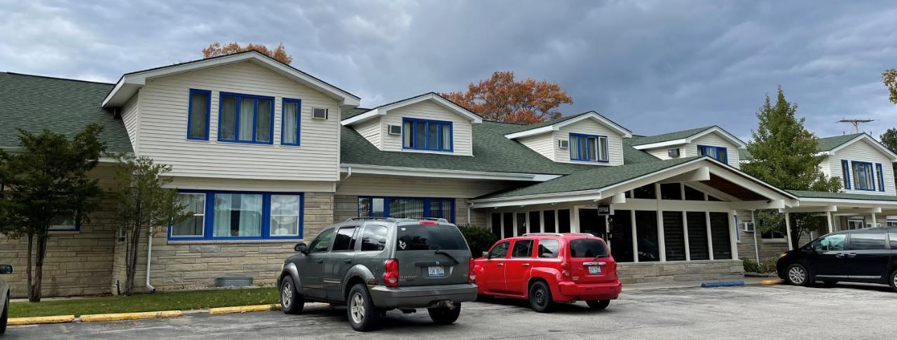 Camp Inn Lodge Oscoda Exterior photo