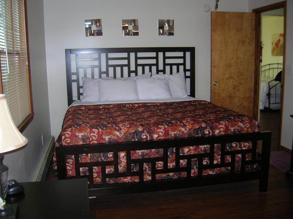 Camp Inn Lodge Oscoda Room photo