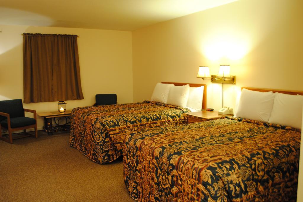 Camp Inn Lodge Oscoda Room photo